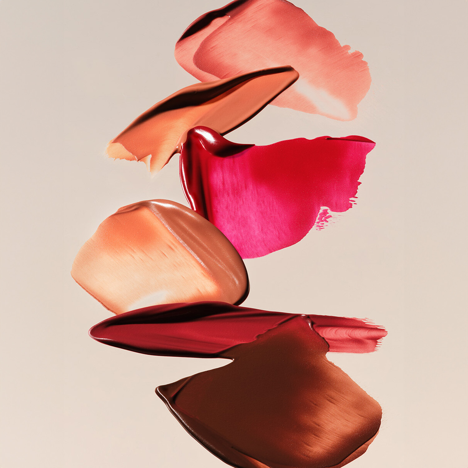 KYLIE PLUMPING POWDER MATTE LIP (LABIAL MATTE EFECTO VOLUMINIZADOR)